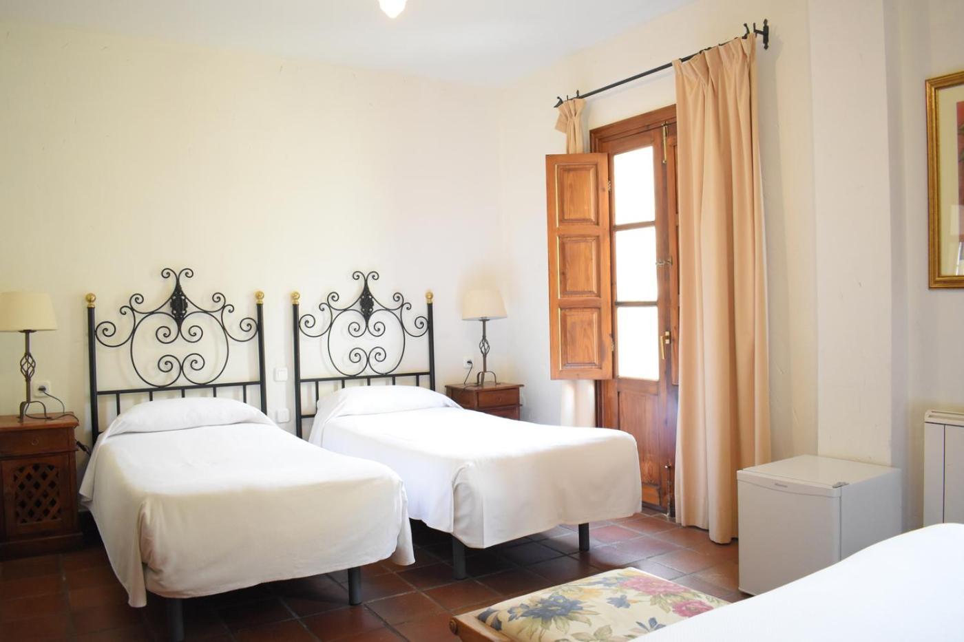 Hotel Humaina Малага Экстерьер фото