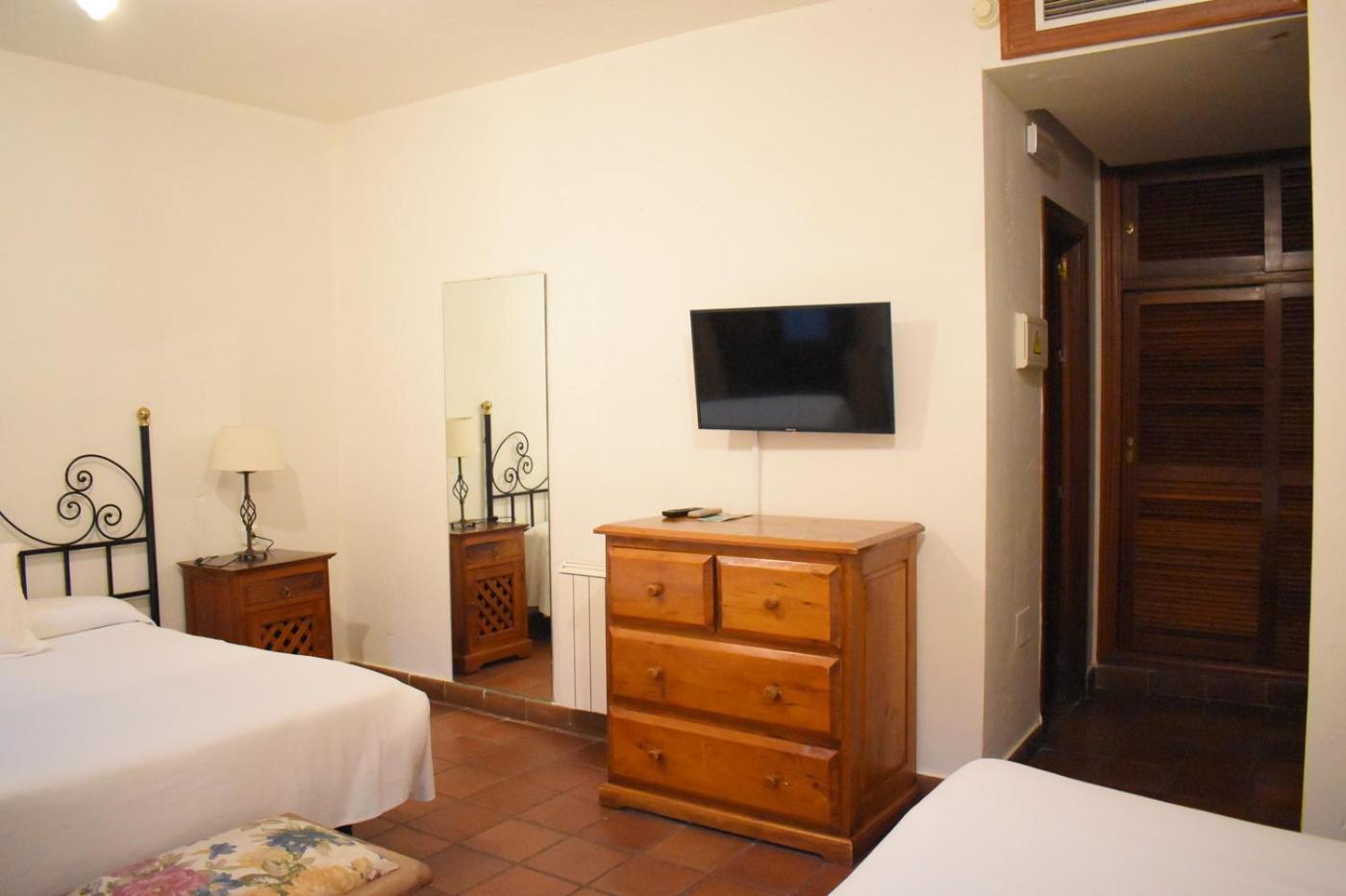 Hotel Humaina Малага Экстерьер фото