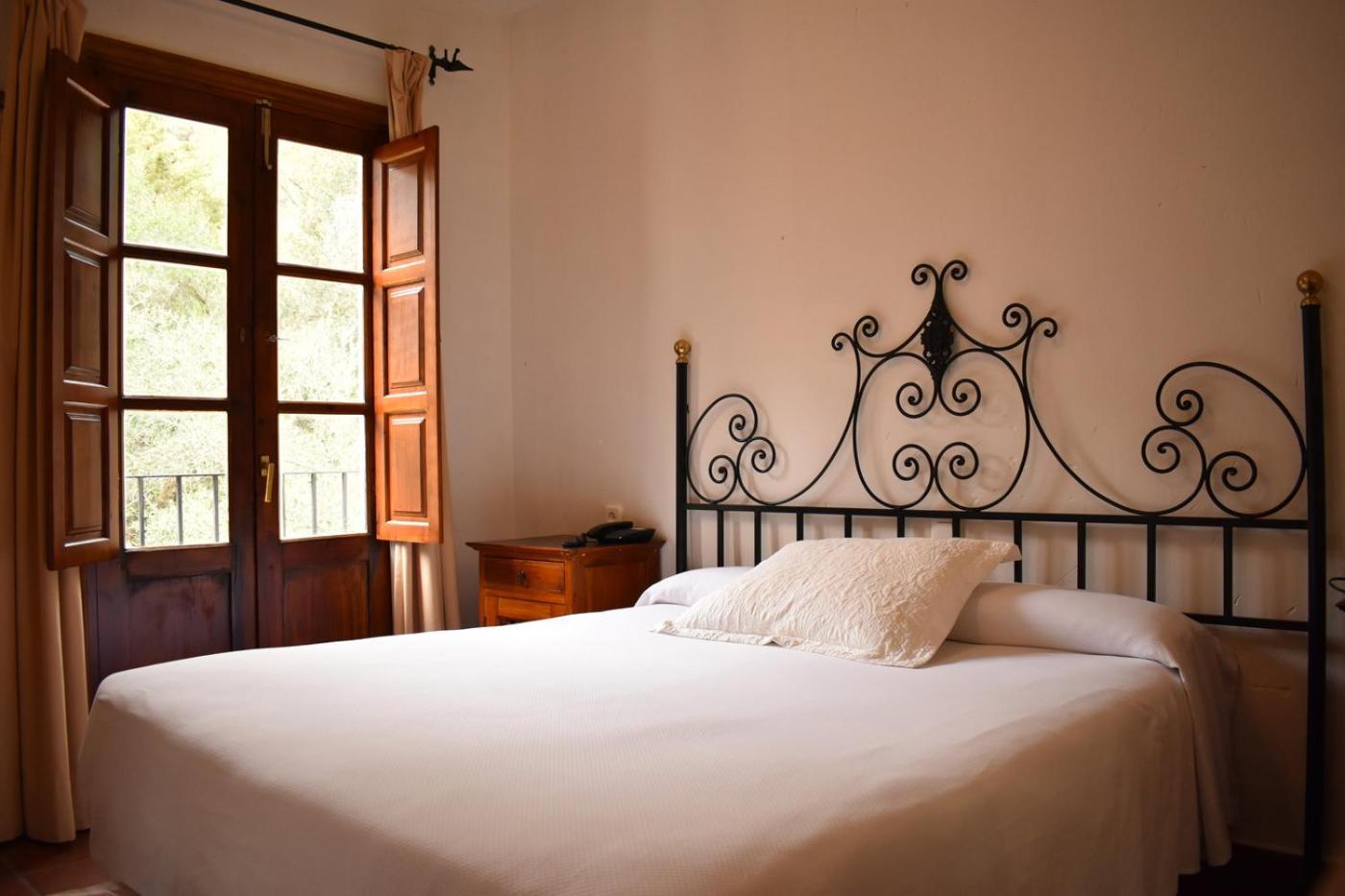 Hotel Humaina Малага Экстерьер фото